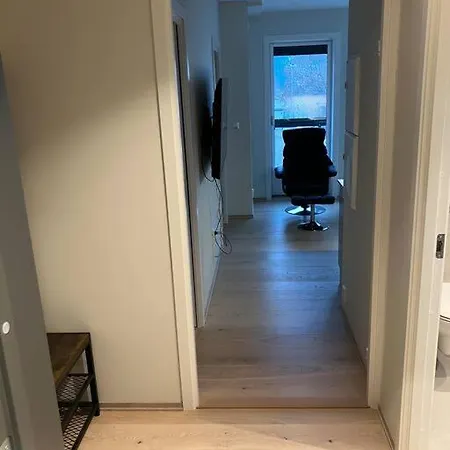 Sentral Og Moderne Leilighet Pa *